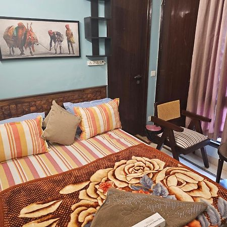 Sky Bloom Luxury Homestay ニューデリー エクステリア 写真