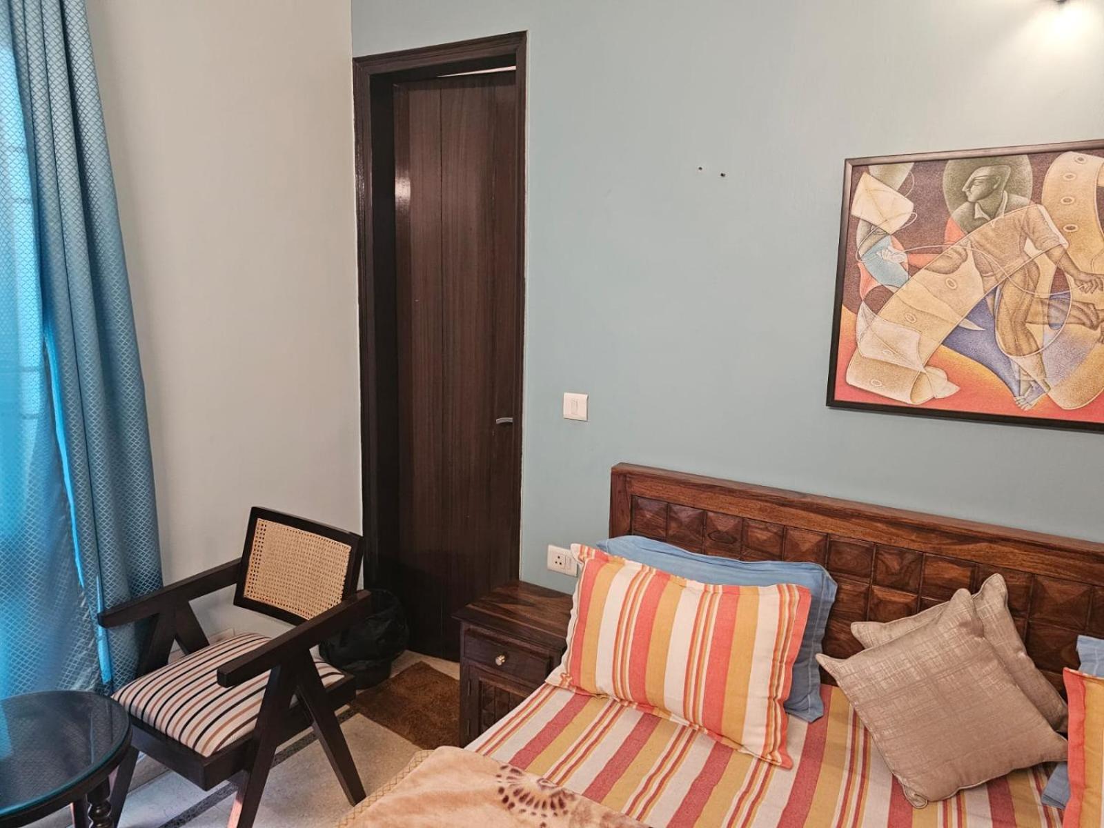 Sky Bloom Luxury Homestay ニューデリー エクステリア 写真