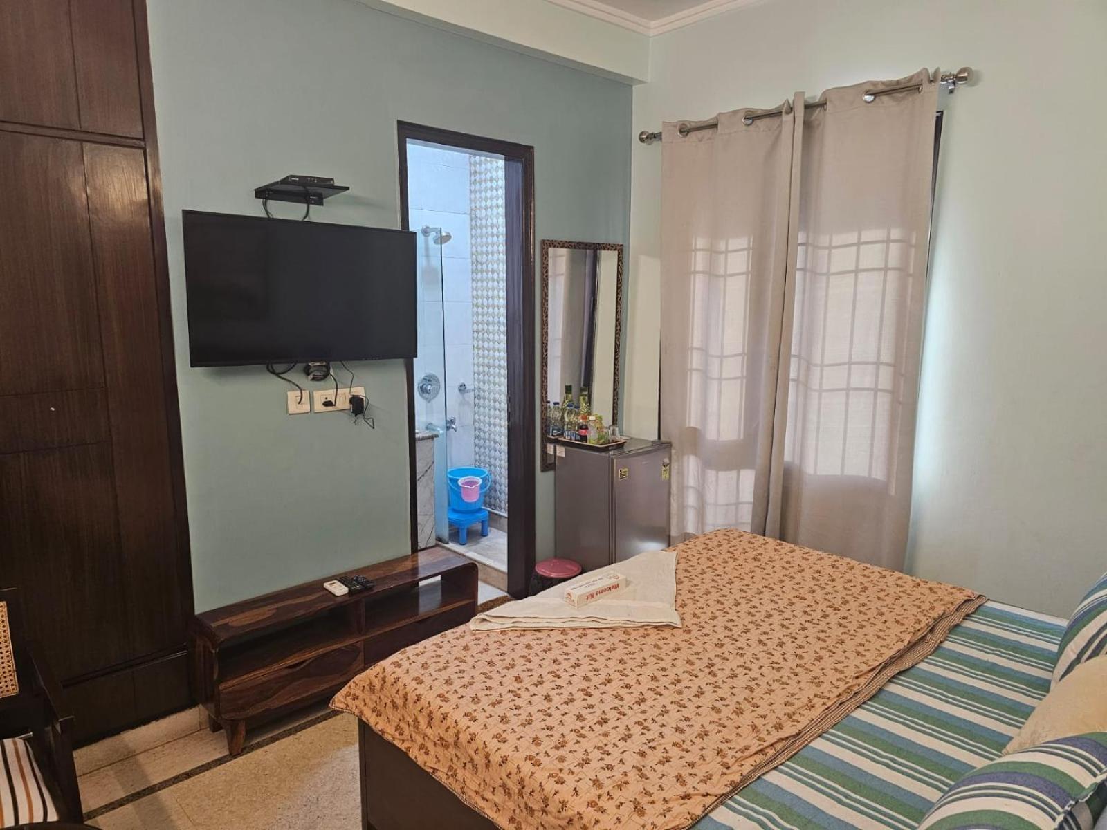 Sky Bloom Luxury Homestay ニューデリー エクステリア 写真